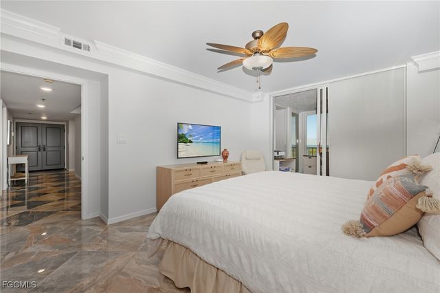 6585 Nicholas BLVD 703, Naples, FL 34108