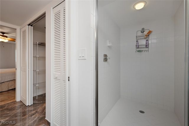 6585 Nicholas BLVD 703, Naples, FL 34108