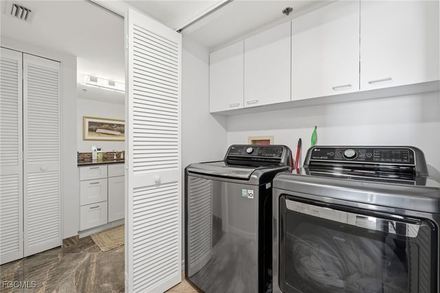 6585 Nicholas BLVD 703, Naples, FL 34108