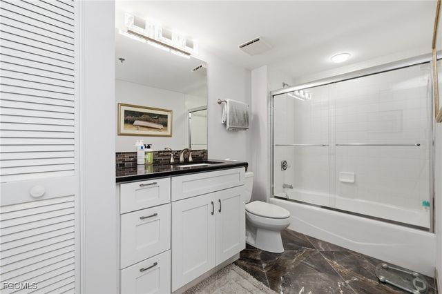 6585 Nicholas BLVD 703, Naples, FL 34108