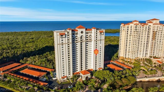 6585 Nicholas BLVD 703, Naples, FL 34108