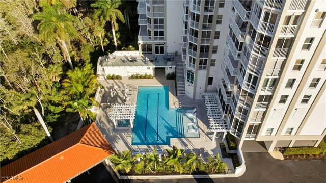 6585 Nicholas BLVD 703, Naples, FL 34108