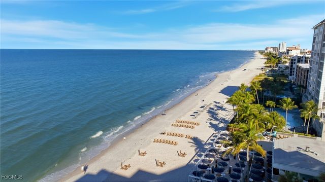 6585 Nicholas BLVD 703, Naples, FL 34108