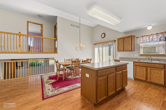 2804 Turnberry Drive, Ottawa, IL 61350