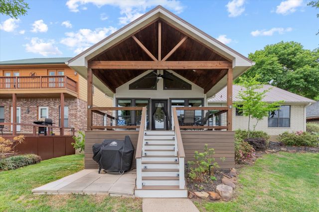 313 Lake Front Drive, Mabank, TX 75156