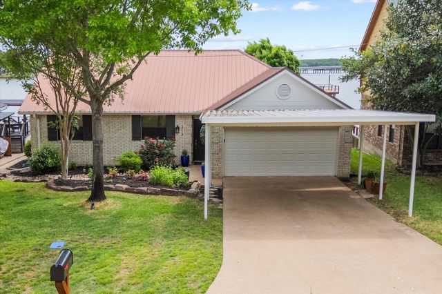313 Lake Front Drive, Mabank, TX 75156