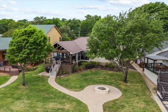 313 Lake Front Drive, Mabank, TX 75156