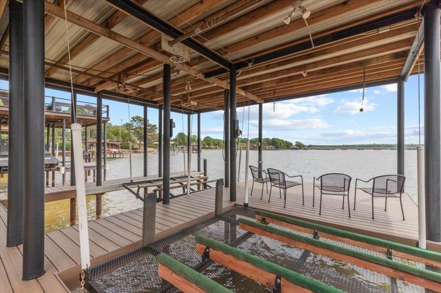 313 Lake Front Drive, Mabank, TX 75156