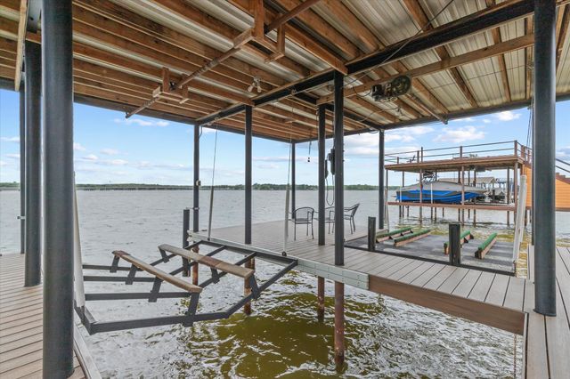 313 Lake Front Drive, Mabank, TX 75156