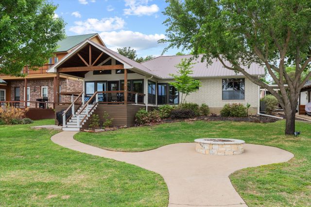 313 Lake Front Drive, Mabank, TX 75156
