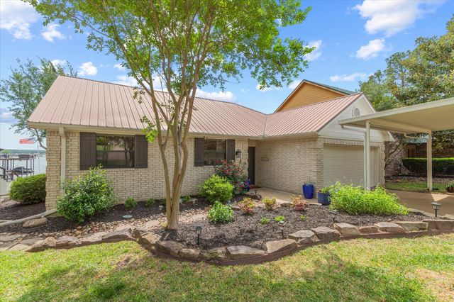313 Lake Front Drive, Mabank, TX 75156