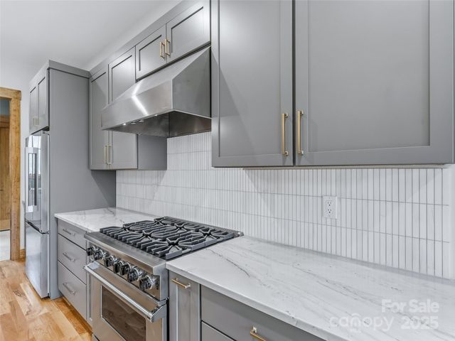 215 High Hemlock Trail, Brevard, NC 28712