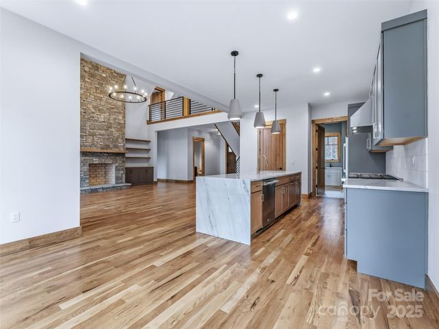 215 High Hemlock Trail, Brevard, NC 28712