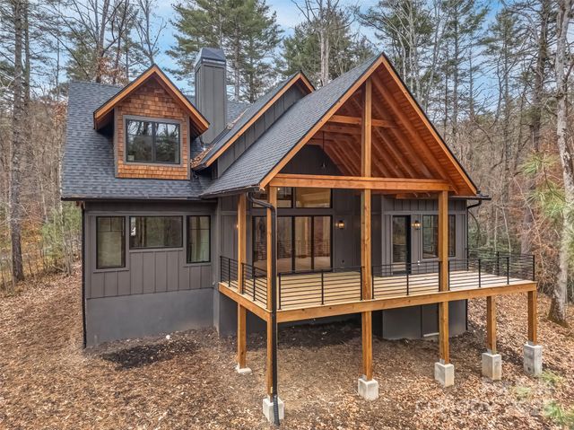 215 High Hemlock Trail, Brevard, NC 28712
