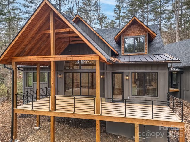 215 High Hemlock Trail, Brevard, NC 28712