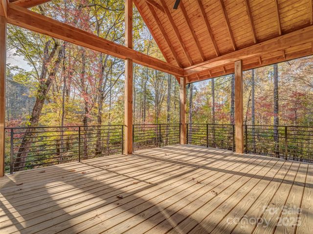 215 High Hemlock Trail, Brevard, NC 28712