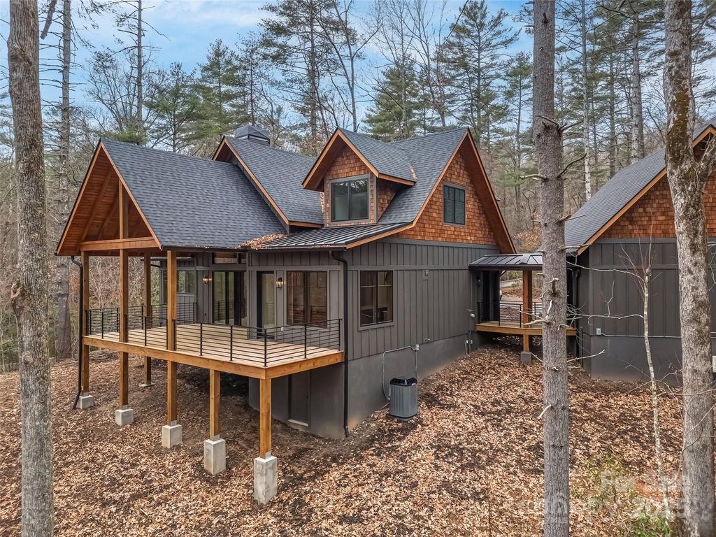 215 High Hemlock Trail, Brevard, NC 28712