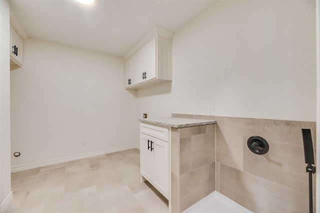 2720 E Seeton Road, Grand Prairie, TX 75054