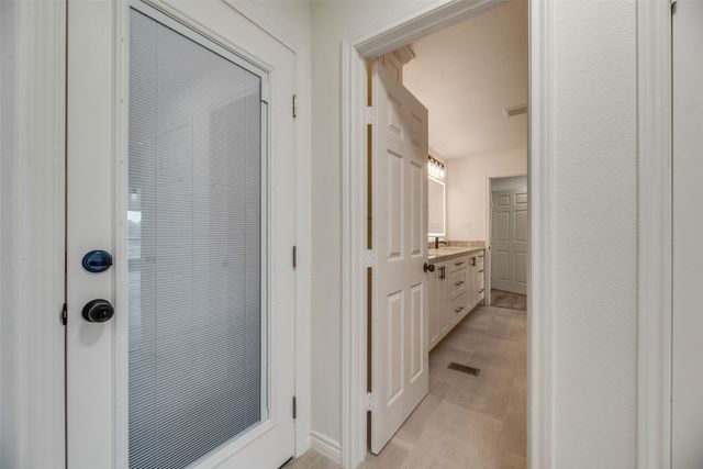 2720 E Seeton Road, Grand Prairie, TX 75054