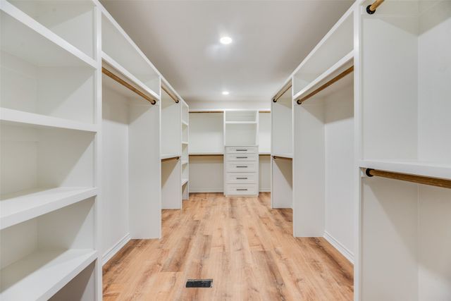 2720 E Seeton Road, Grand Prairie, TX 75054