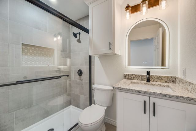 2720 E Seeton Road, Grand Prairie, TX 75054