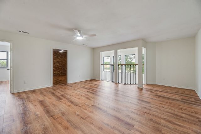 2720 E Seeton Road, Grand Prairie, TX 75054