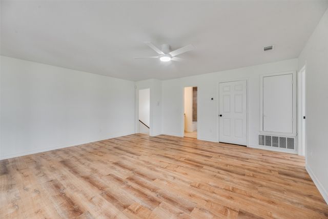 2720 E Seeton Road, Grand Prairie, TX 75054