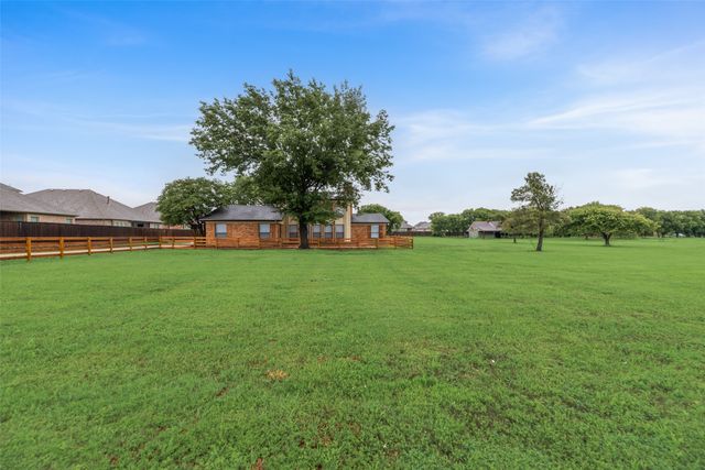 2720 E Seeton Road, Grand Prairie, TX 75054