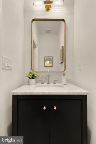 25 T ST NW, Washington, DC 20001