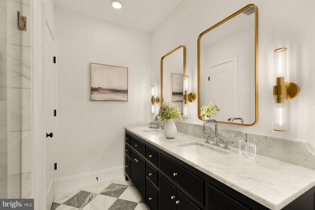 25 T ST NW, Washington, DC 20001