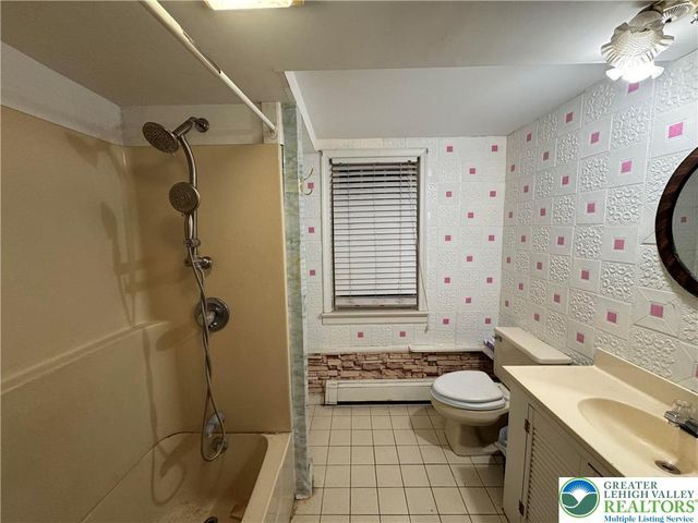 2552 Spring Street, North Whitehall Twp, PA 18037