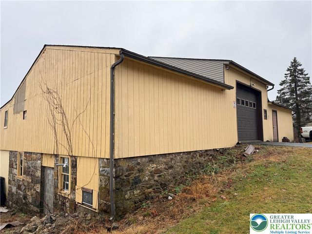 2552 Spring Street, North Whitehall Twp, PA 18037