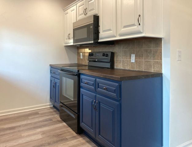 3883 Crouch Dr, Nashville, TN 37207