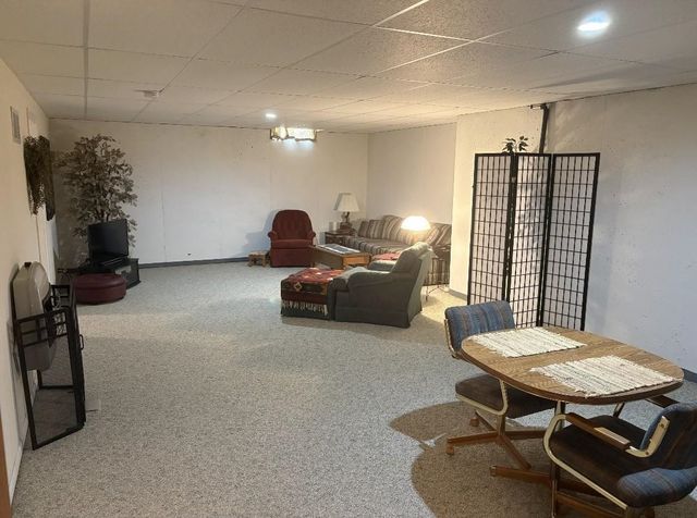 1233 E Republic Ave, Salina, KS 67401