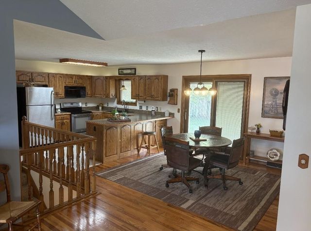 1233 E Republic Ave, Salina, KS 67401