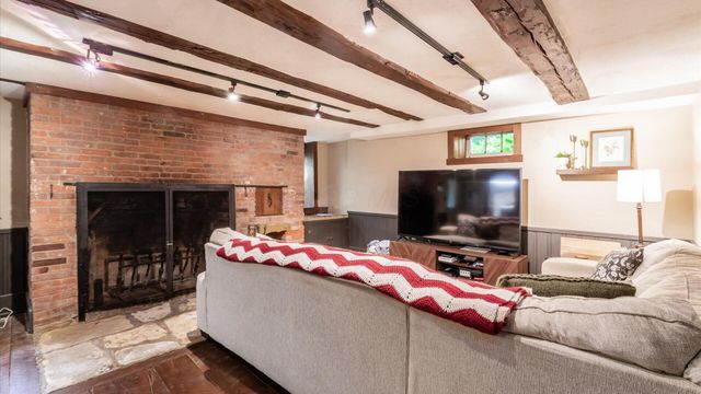 301 Clouse Lane, Granville, OH 43023