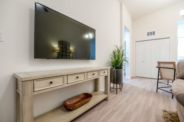 4132-4136 E Kaweah, Visalia, CA 93292