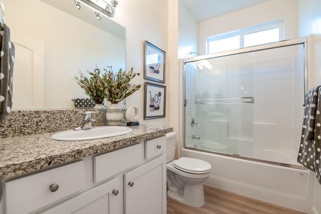 4132-4136 E Kaweah, Visalia, CA 93292