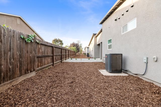 4132-4136 E Kaweah, Visalia, CA 93292