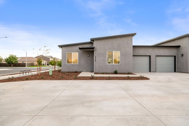 4132-4136 E Kaweah, Visalia, CA 93292