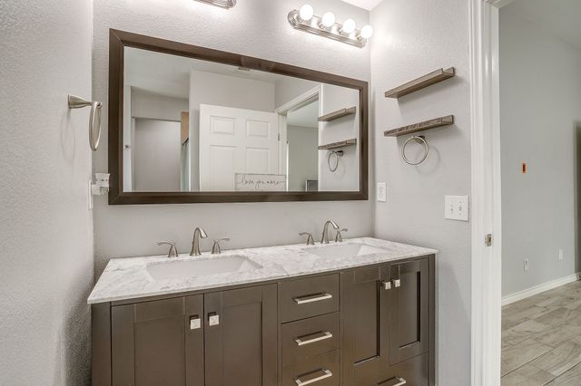 636 Clearbrook Street, Azle, TX 76020