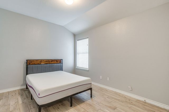 636 Clearbrook Street, Azle, TX 76020