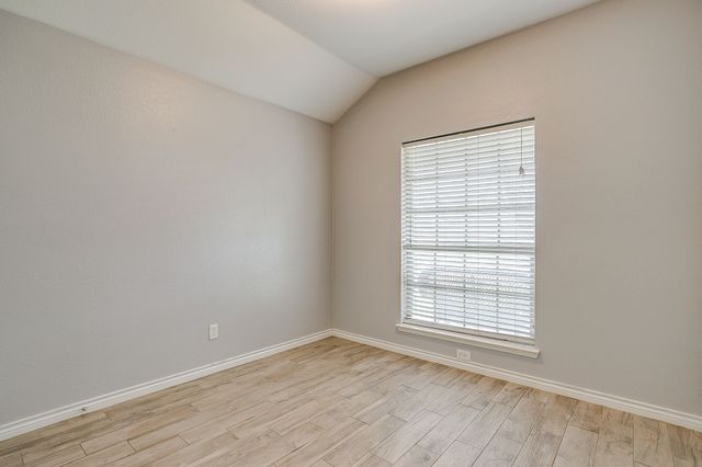 636 Clearbrook Street, Azle, TX 76020