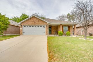 636 Clearbrook Street, Azle, TX 76020