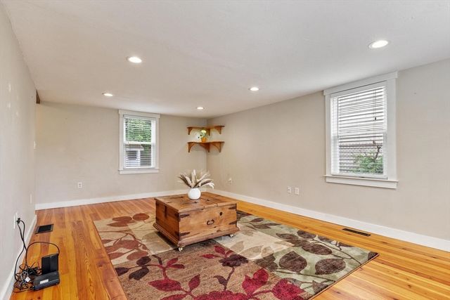 5 Mill St, Pepperell, MA 01463