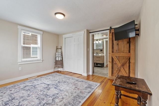 5 Mill St, Pepperell, MA 01463