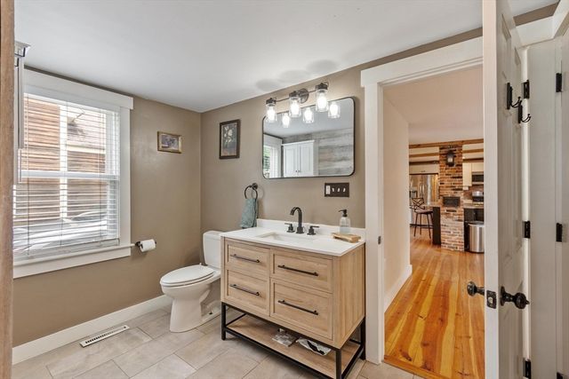 5 Mill St, Pepperell, MA 01463