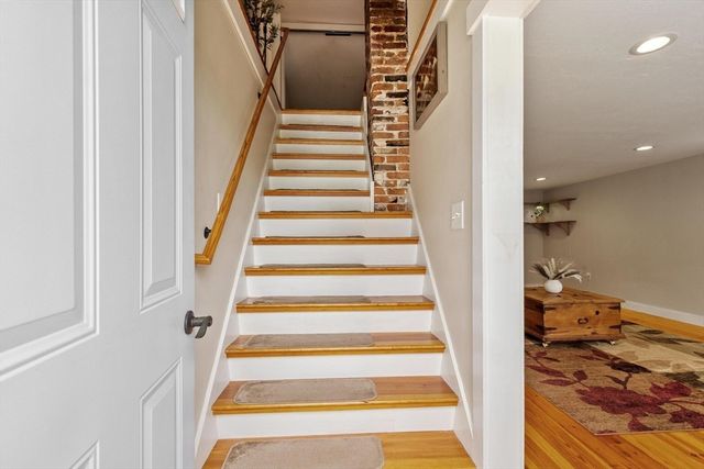 5 Mill St, Pepperell, MA 01463