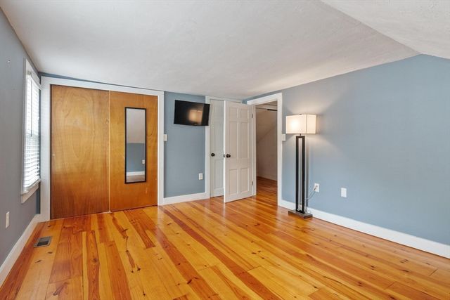 5 Mill St, Pepperell, MA 01463