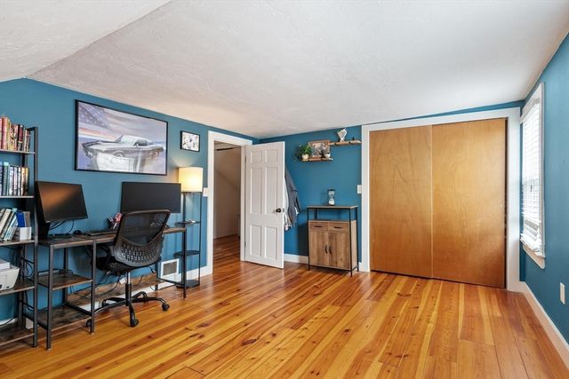 5 Mill St, Pepperell, MA 01463